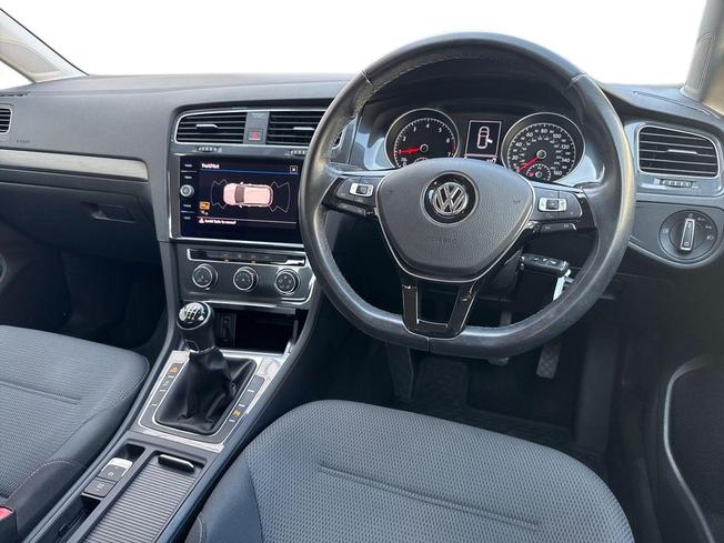 VOLKSWAGEN Golf Photo 11