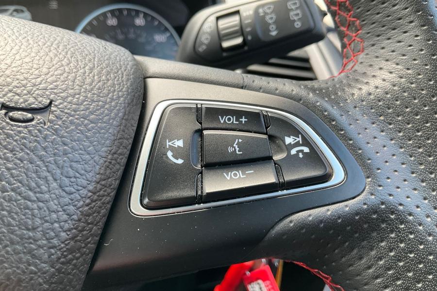 Ford ECOSPORT Photo autoimg-a6c037d8bc4bb9c3cf853901fe7a8735ffa12c8c.jpg
