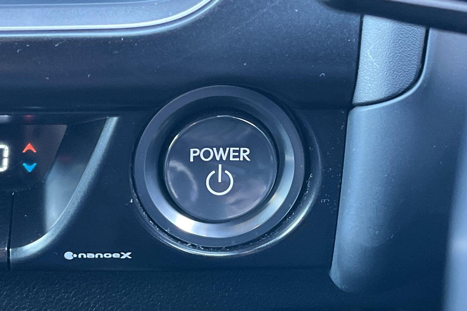 Lexus UX Photo 28