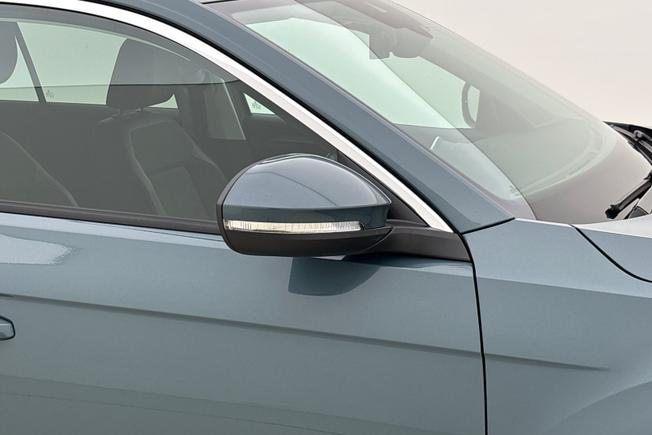 VOLKSWAGEN T-Roc Photo 20
