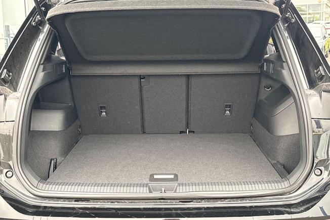 VOLKSWAGEN Tiguan Photo 12