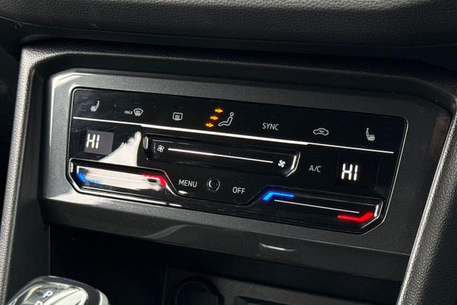 VOLKSWAGEN Tiguan Photo 25