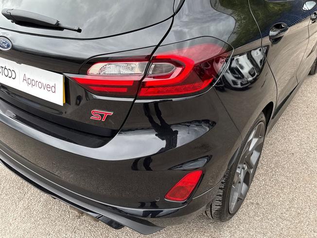 FORD Fiesta Photo 18