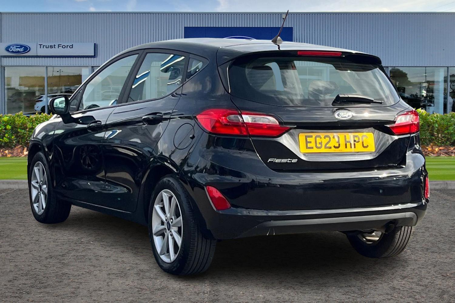 Ford FIESTA Photo 1
