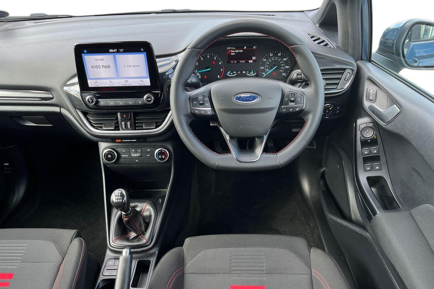 Ford FIESTA Photo 10