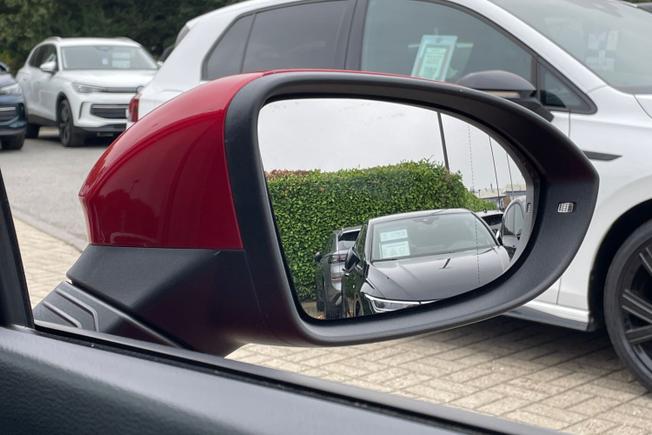 Volkswagen Golf Photo 32