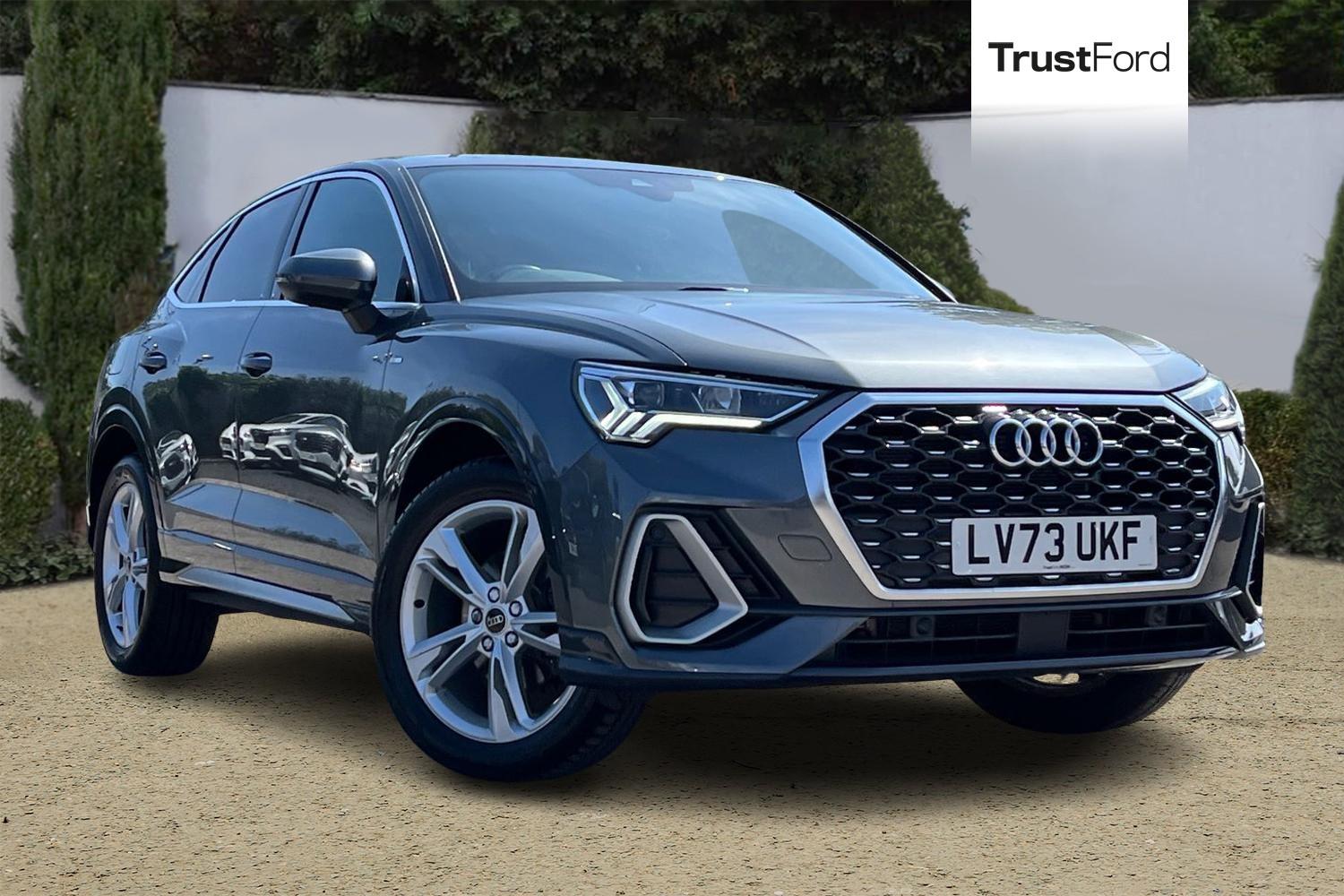 Audi Q3 Photo 0