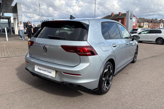 VOLKSWAGEN Golf Photo 24