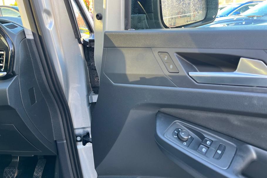 Used Ford TOURNEO CONNECT YGZ7612 25