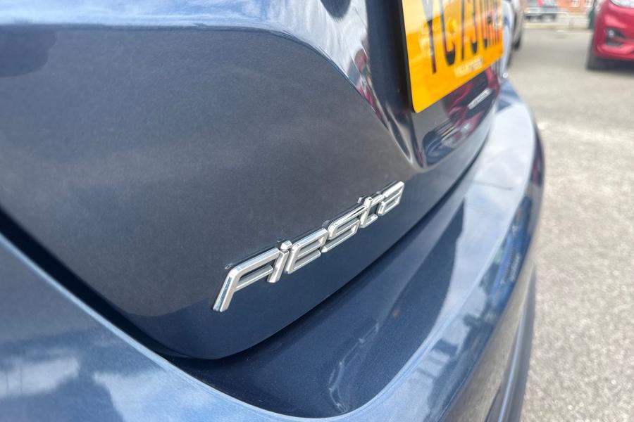 Ford FIESTA Photo autoimg-a6d673d511faf352ae9a5fb68287777fd6a02b38.jpg