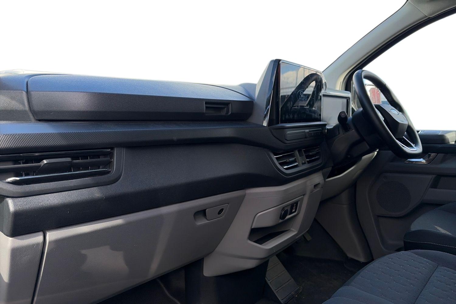 Ford TRANSIT CUSTOM Photo 2