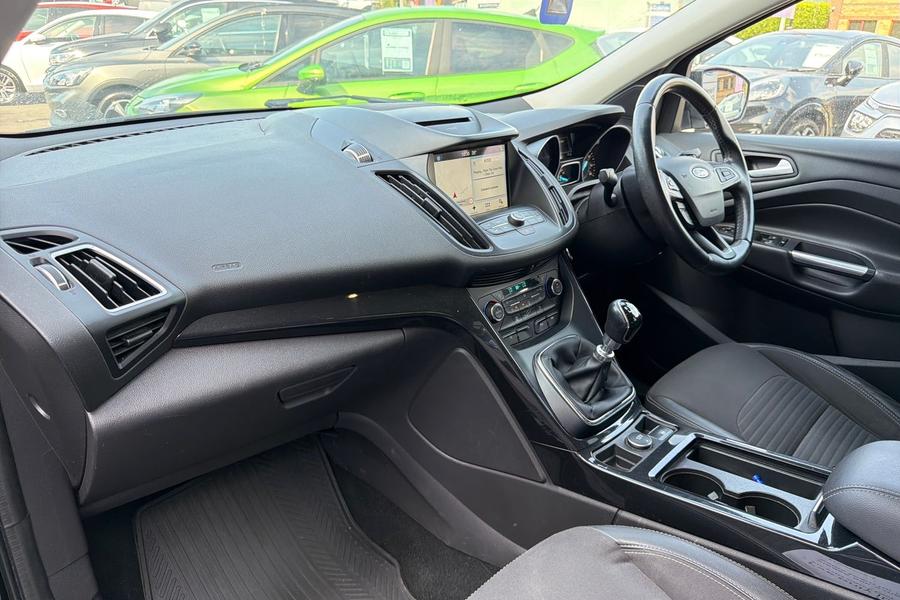Ford KUGA Photo autoimg-a6e16db8bb3a6c86334a4da0f092af3ac34d1bef.jpg