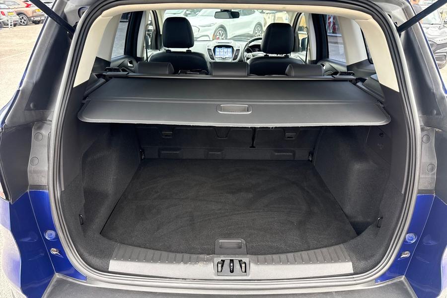 Ford KUGA Photo autoimg-a6eb498220611ab993ec2ee8ecea221e9baa50c2.jpg