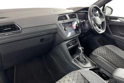 VOLKSWAGEN Tiguan Photo 2