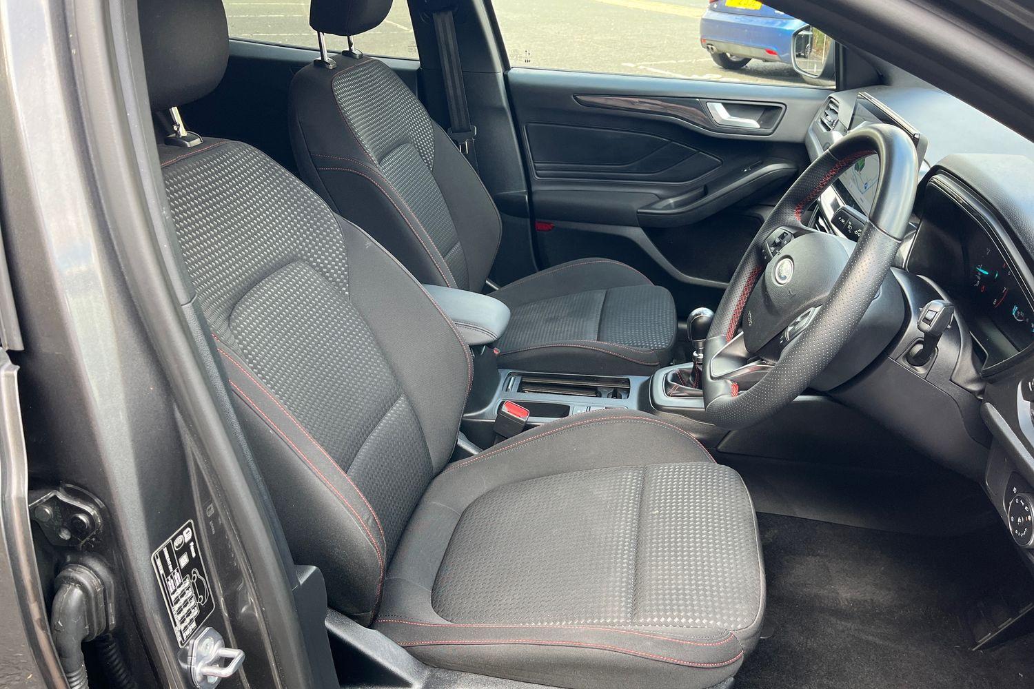 Ford Focus Photo 16