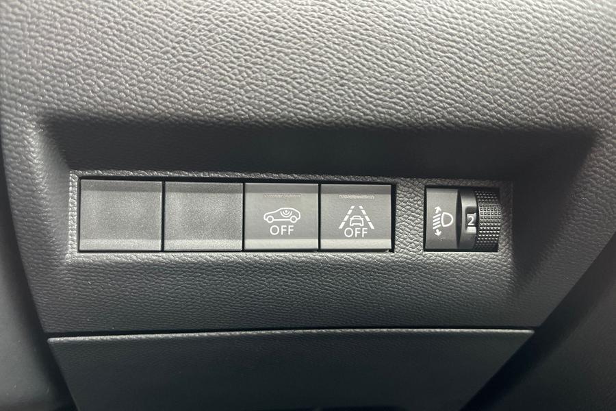Peugeot 208 Photo autoimg-a6f3b183146a3772aa7b5db66cc202f28a840341.jpg