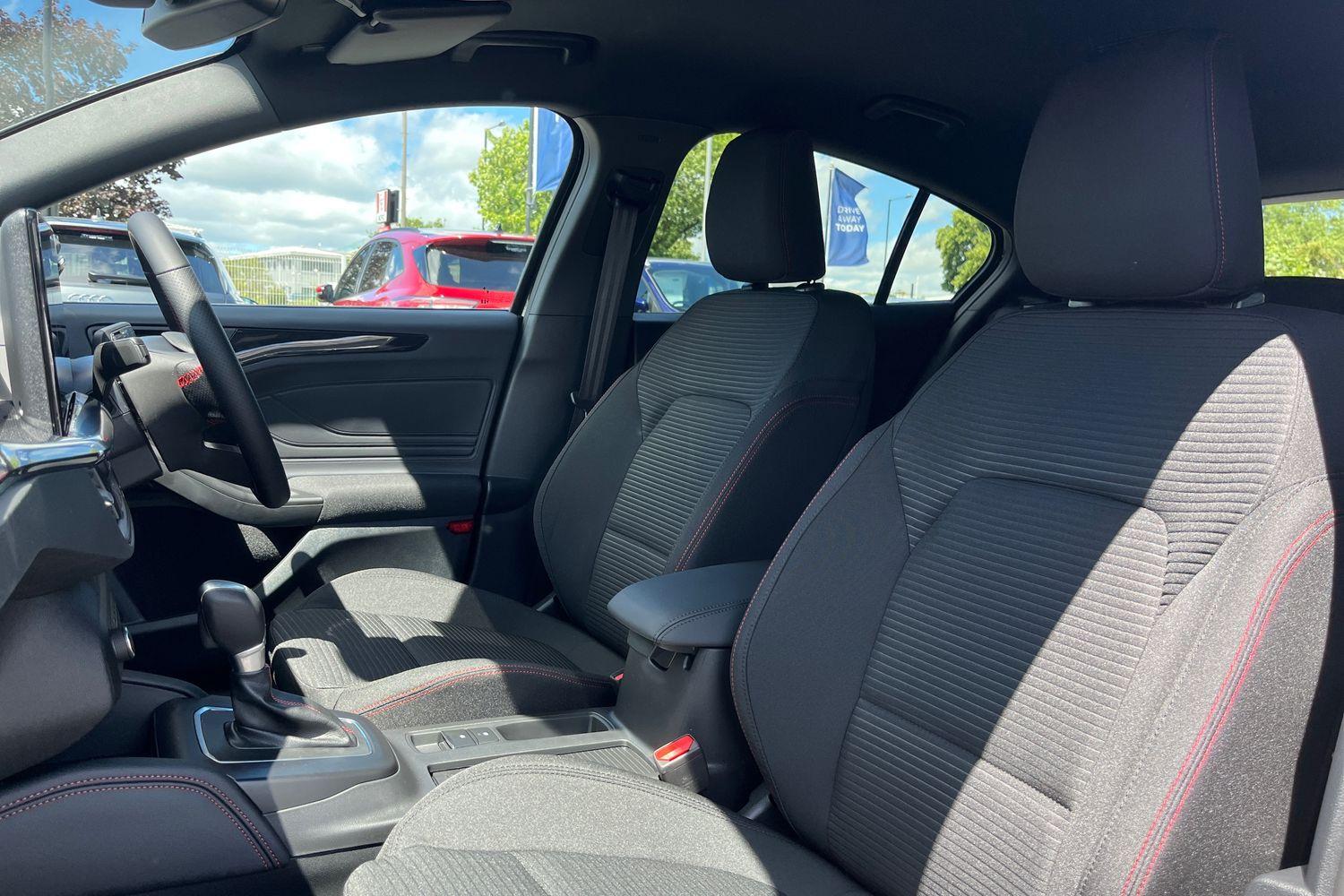 Ford Focus Photo 18