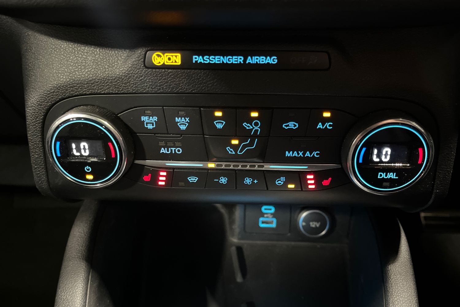 Ford KUGA Photo 35