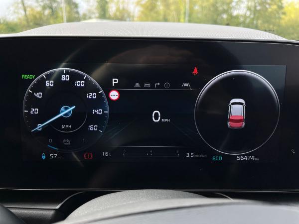 Kia Niro Photo autoimg-a70292835fc11e7a8e501a07964c2b7ee7ab8110.jpg