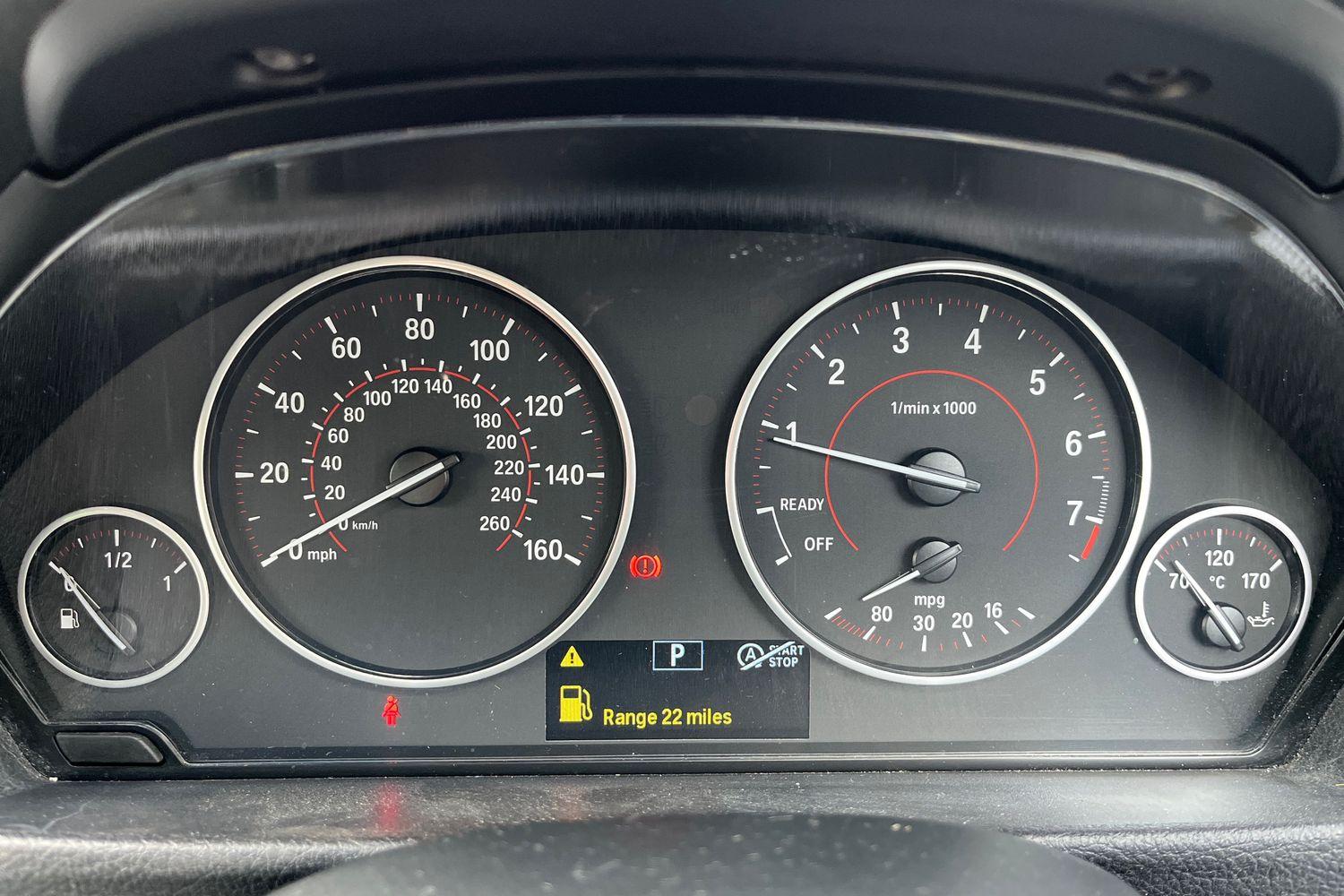 BMW 3 Series Photo 12