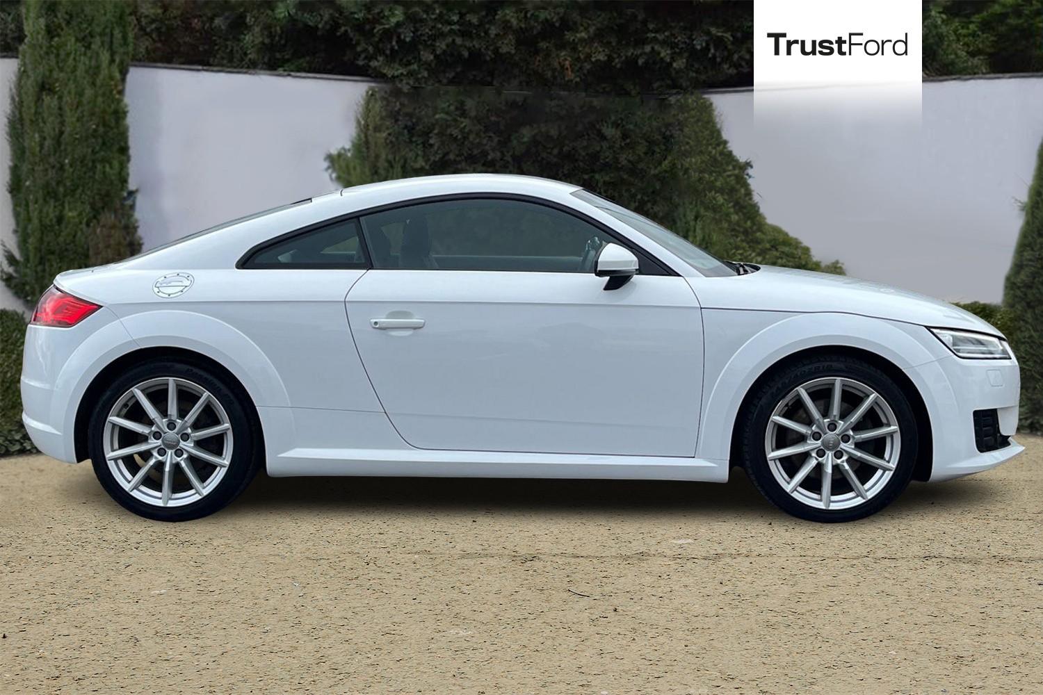Audi TT Photo 2