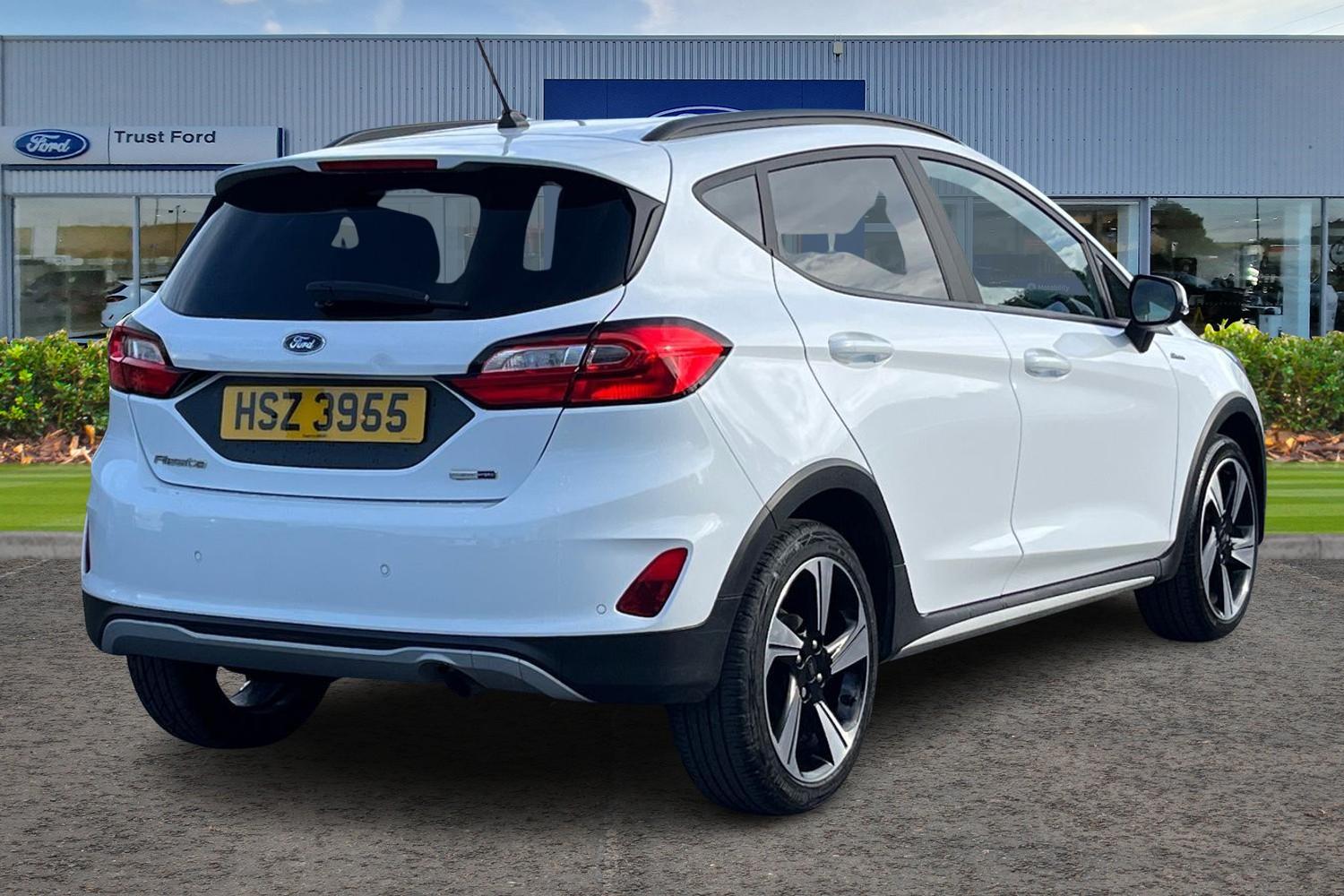 Ford FIESTA Photo 3