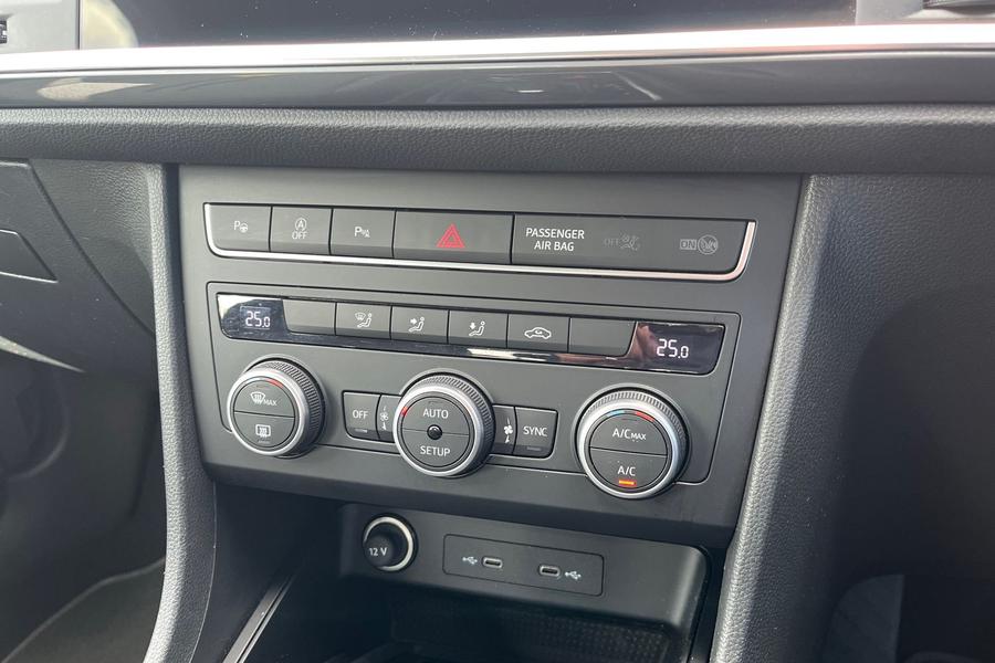 SEAT ATECA Photo autoimg-a70b63c6b5f0f193ffedf6199066df62f01f9a4b.jpg