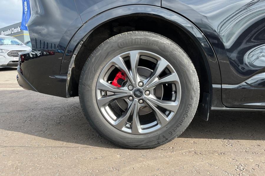 Ford Kuga Photo autoimg-a70caabb67bfda90df817c587f1ef0c899d551f4.jpg