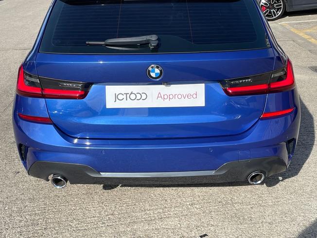BMW 3 Series Photo 25