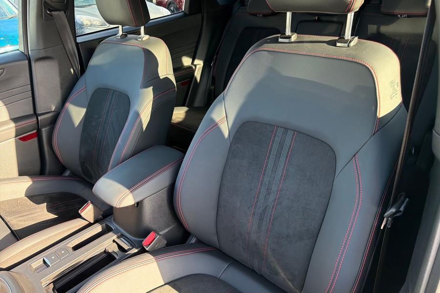 Ford KUGA Photo autoimg-a71652fc6d8929dfc21bd4eeeeeb85048aa39f81.jpg