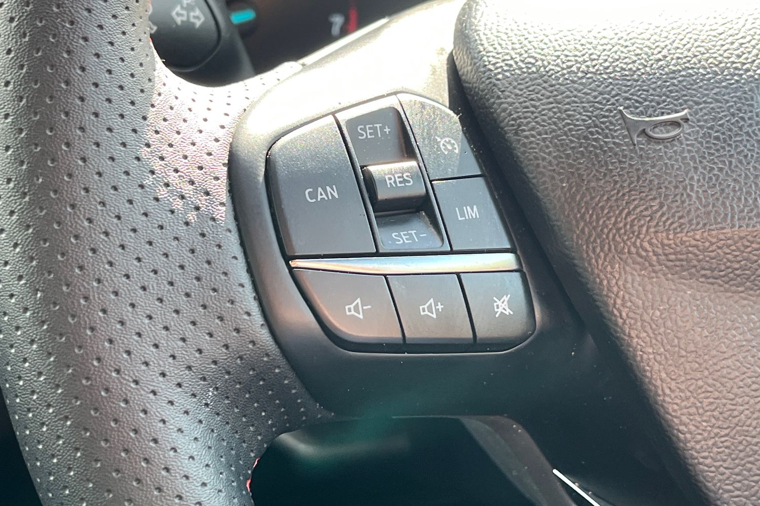Ford FOCUS Photo 31