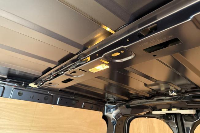 VOLKSWAGEN Caddy Photo 22