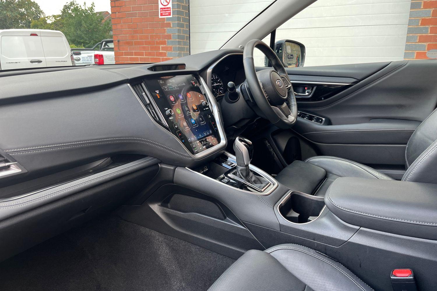 Subaru OUTBACK Photo 17