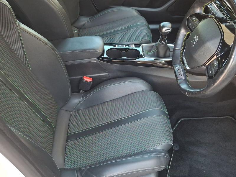 Used Peugeot 208 OW69AXF 35