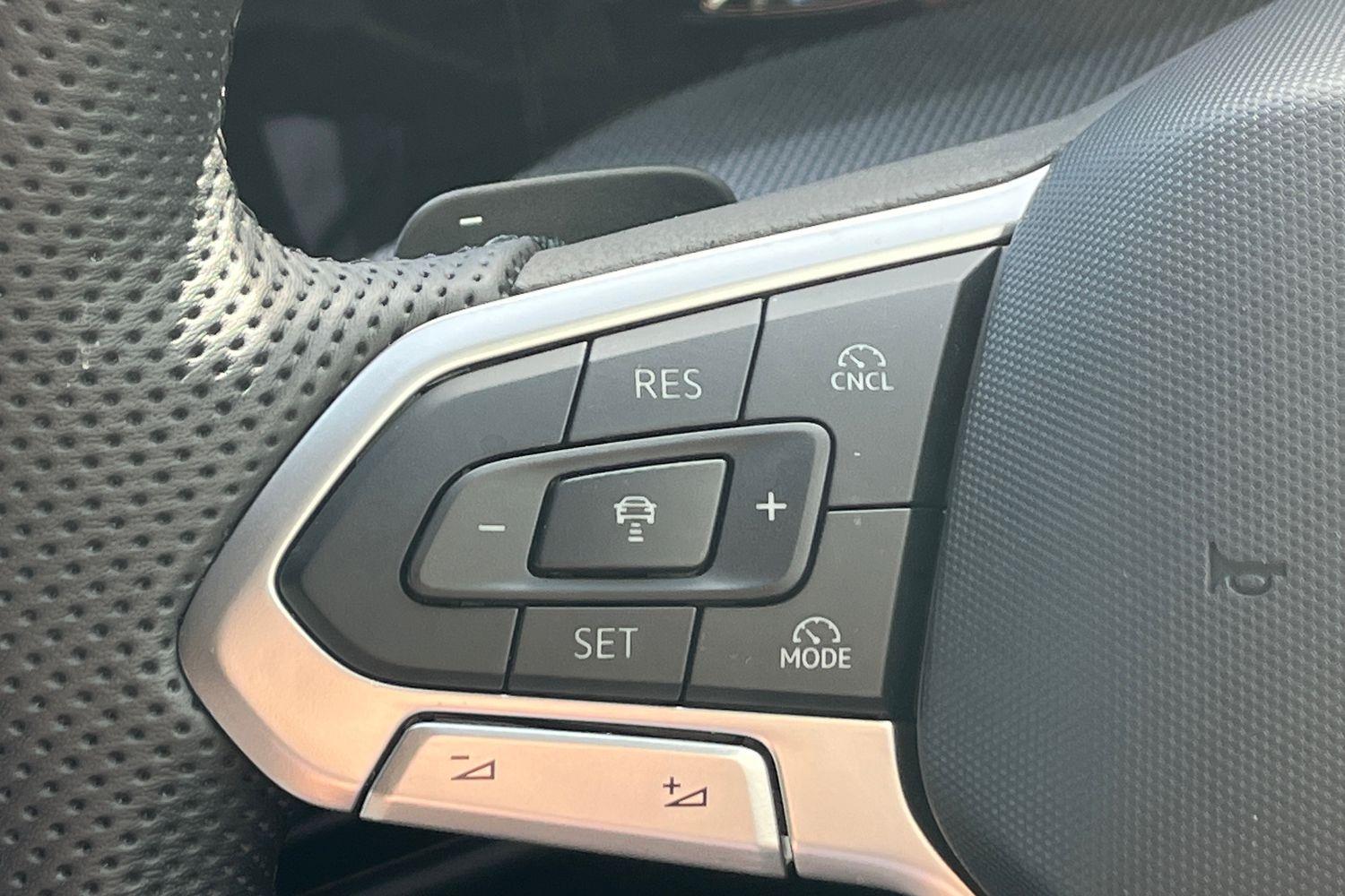 Volkswagen Golf Photo 37