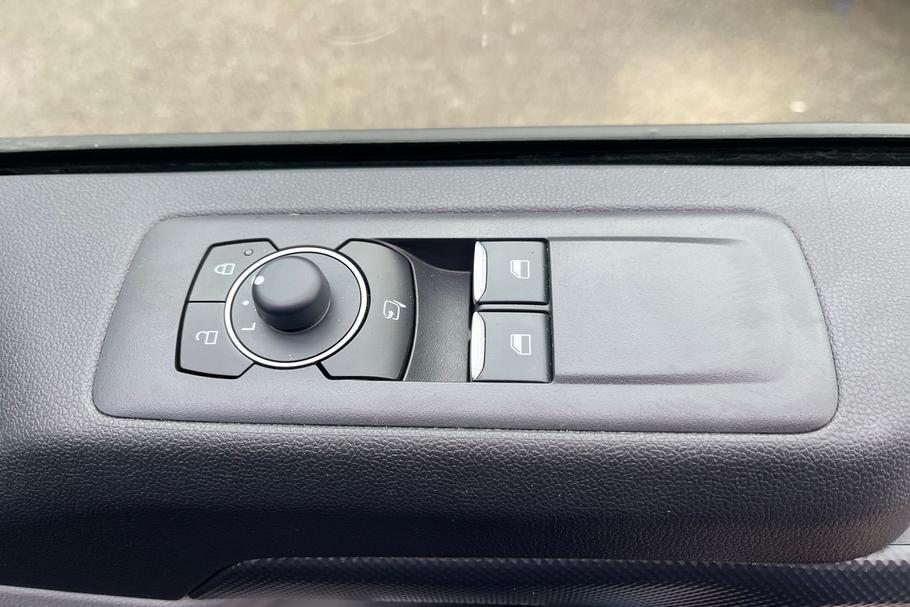 Used Ford TRANSIT CUSTOM 23