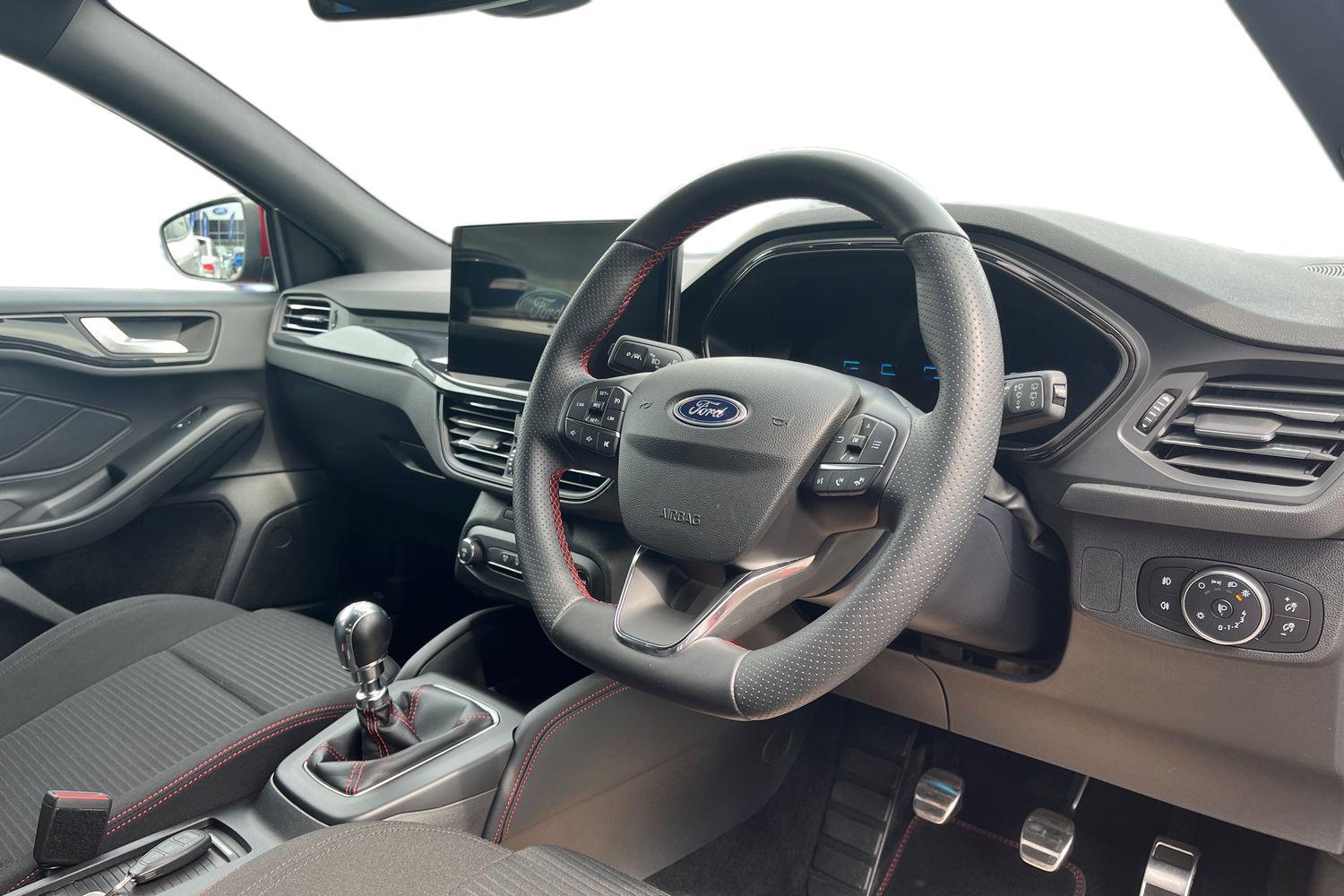 Ford FOCUS Photo 8