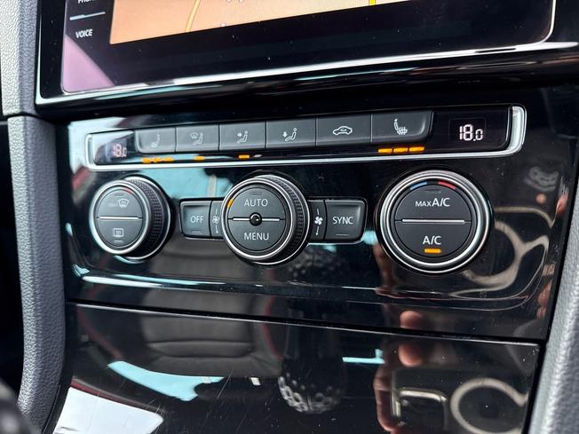 VOLKSWAGEN Golf Photo 35