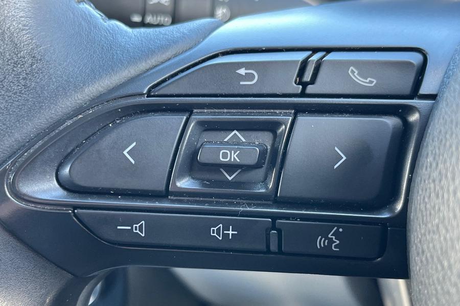 Toyota YARIS Photo autoimg-a73c01e4d22baf8ec0b0423d743e2d2b80bbb688.jpg