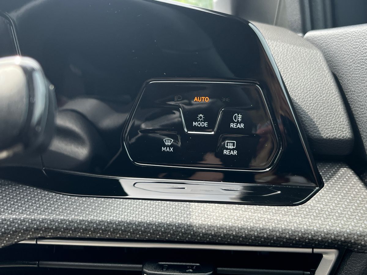 Volkswagen Golf Photo 33