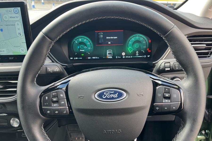 Ford Kuga Photo autoimg-a744904d9ae10422305d76c1de5e43c3285d30a9.jpg