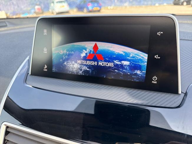 MITSUBISHI Eclipse Cross Photo 14