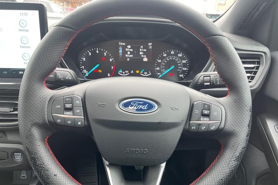Ford Focus Photo autoimg-a74b2d350ef88a2772ae8844833f3bf25506c811.jpg