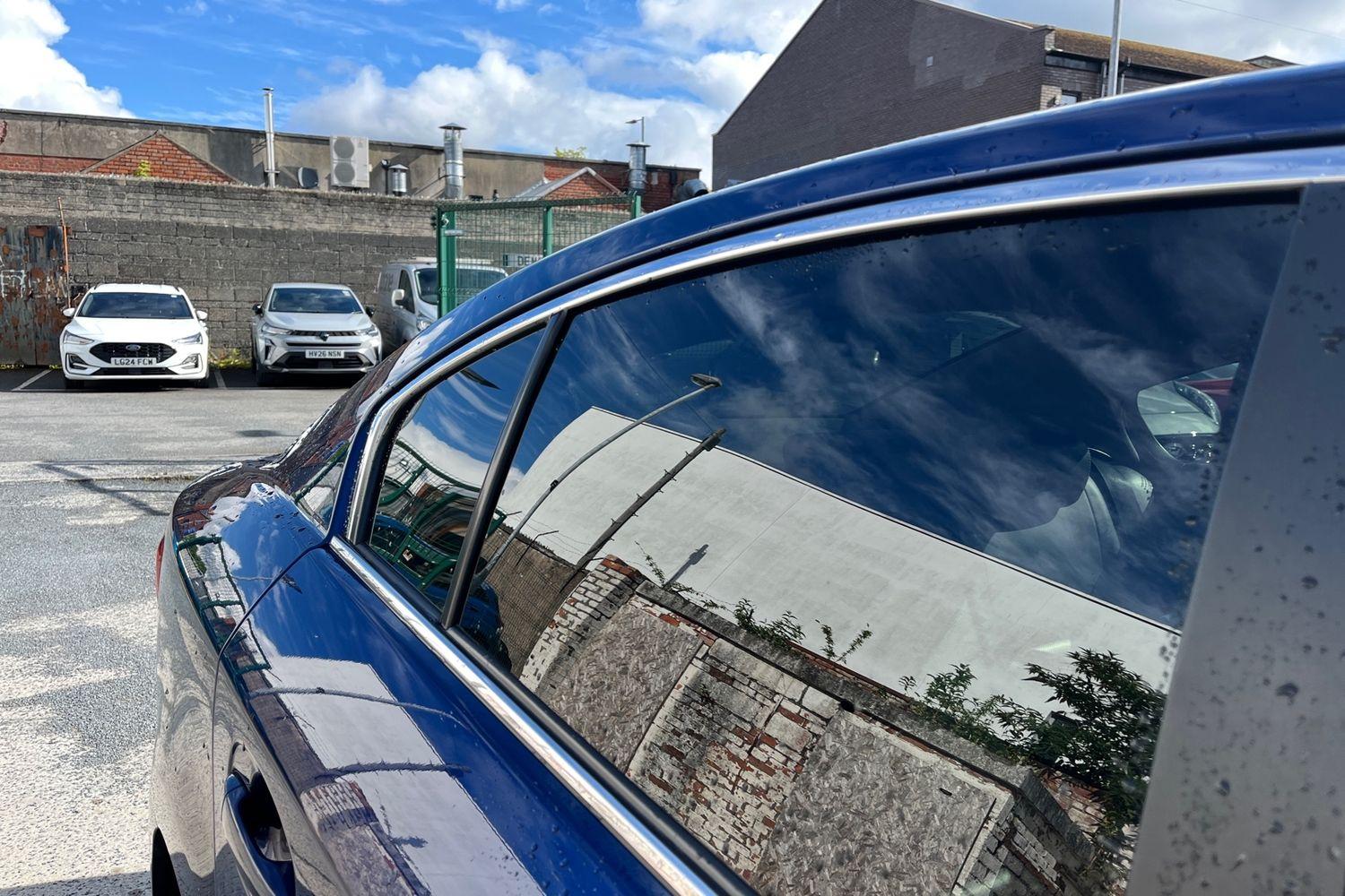 Toyota AVENSIS Photo 37