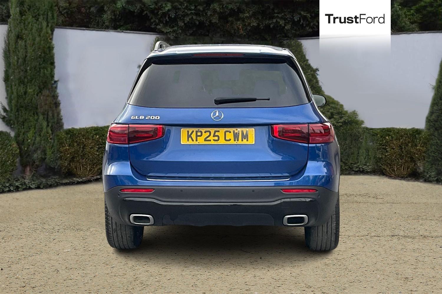 Mercedes-Benz GLB Photo 6