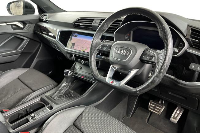 AUDI Q3 Photo 6