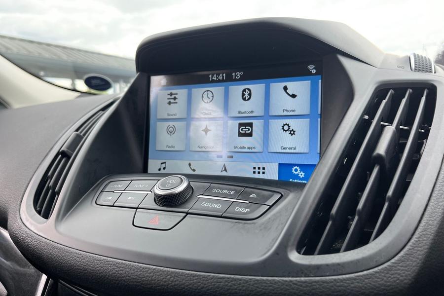 Ford KUGA Photo autoimg-a75c7786fe19add99585753cb8a050acd447f3c4.jpg