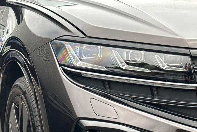 VOLKSWAGEN Touareg Photo 19