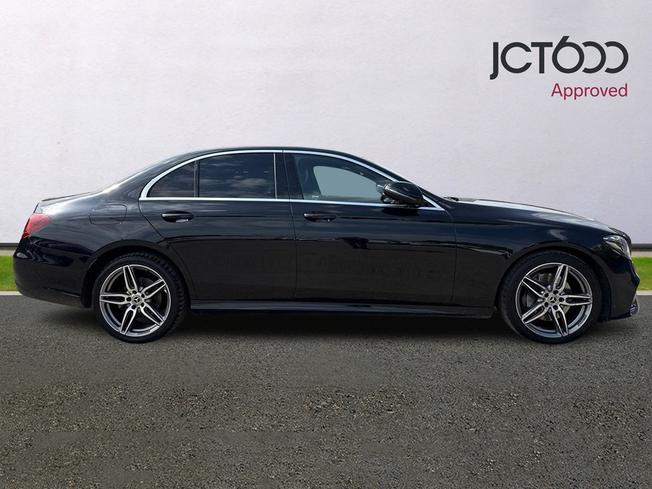 MERCEDES-BENZ E Class Photo 4