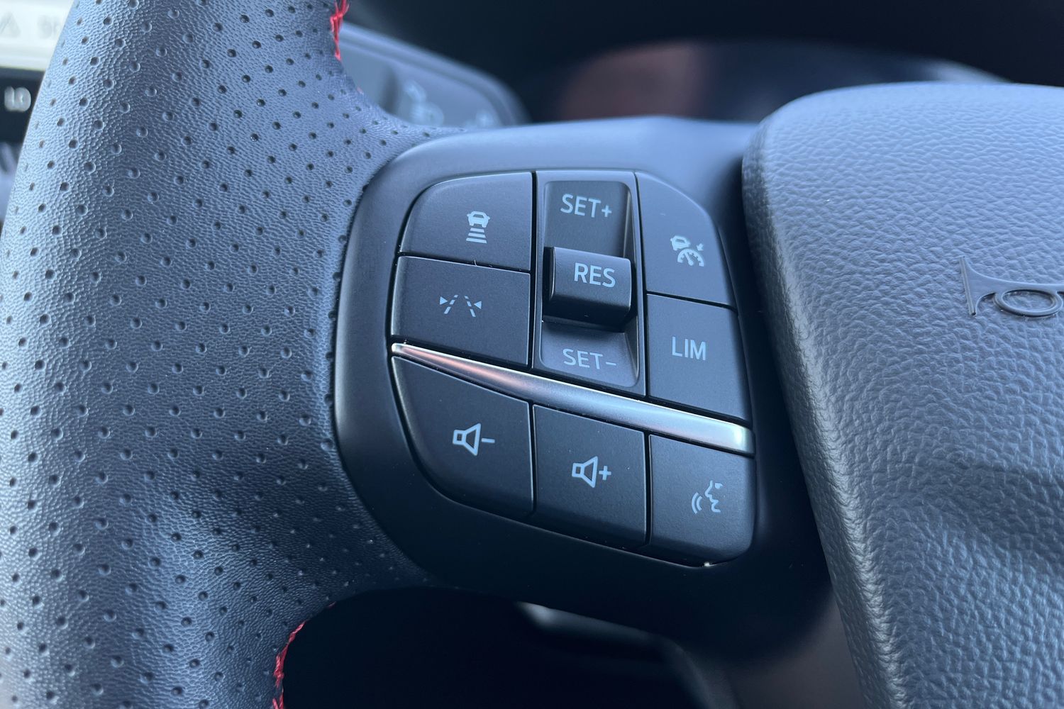 Ford Kuga Photo 32